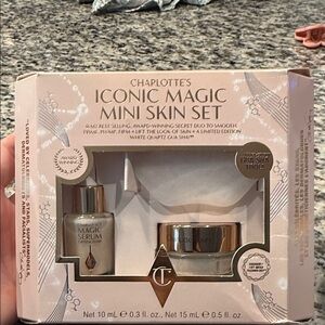 Charlotte Tilbury Iconic Magic Mini Skin Set - Gold and White